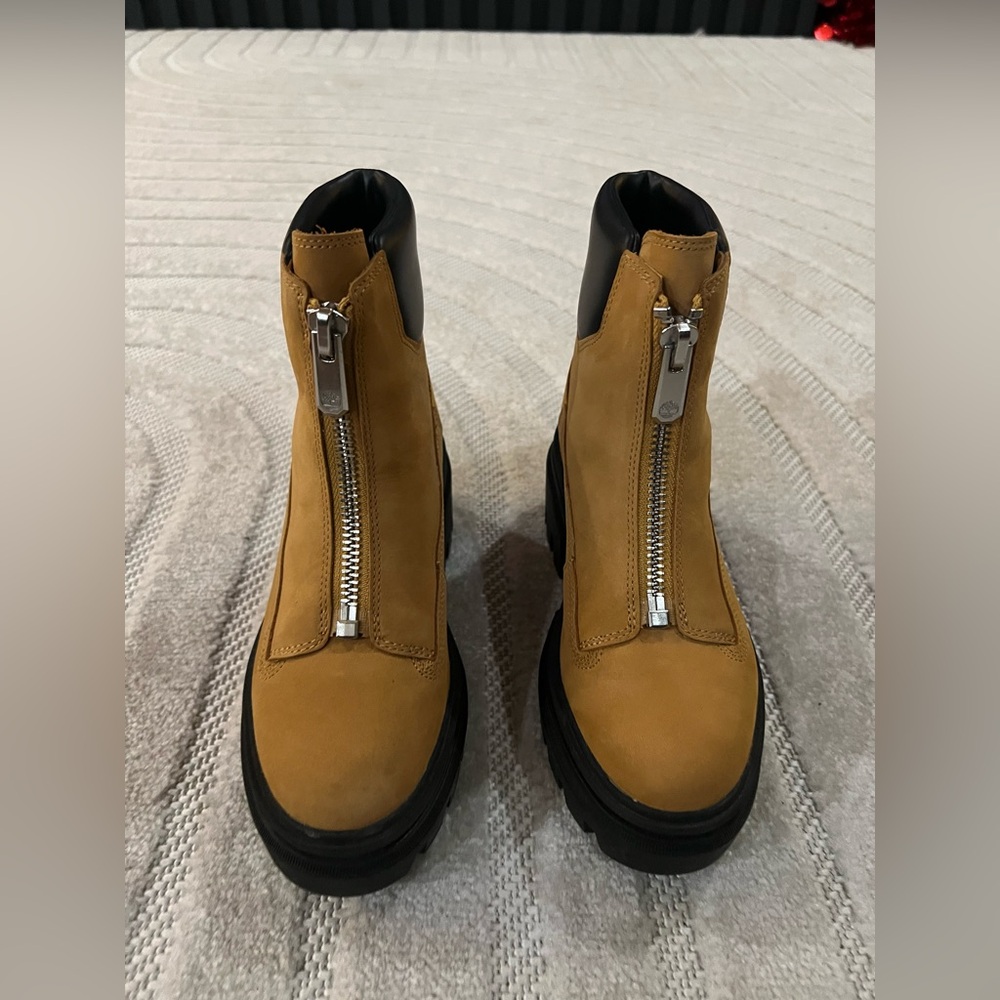 Womens Timberland Everleigh Mustard and Black Platform Boots - Picture 2 of 7
